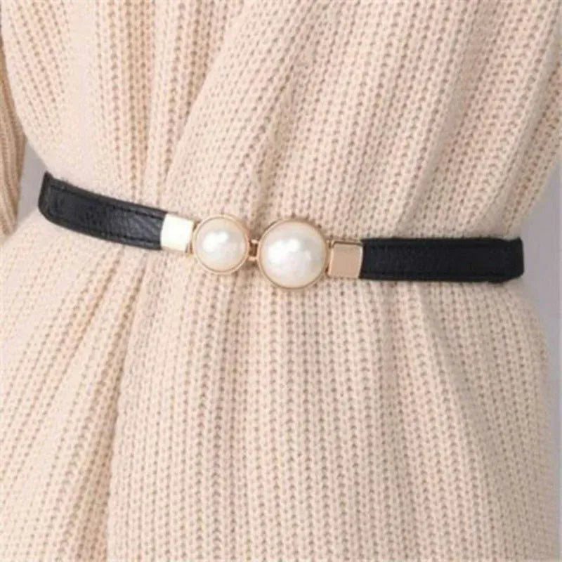 A slender waist belt for the dress, which can cinch the waist, exudes an elegant and retro charm. It features pearl double buckl CeinturesCuir
