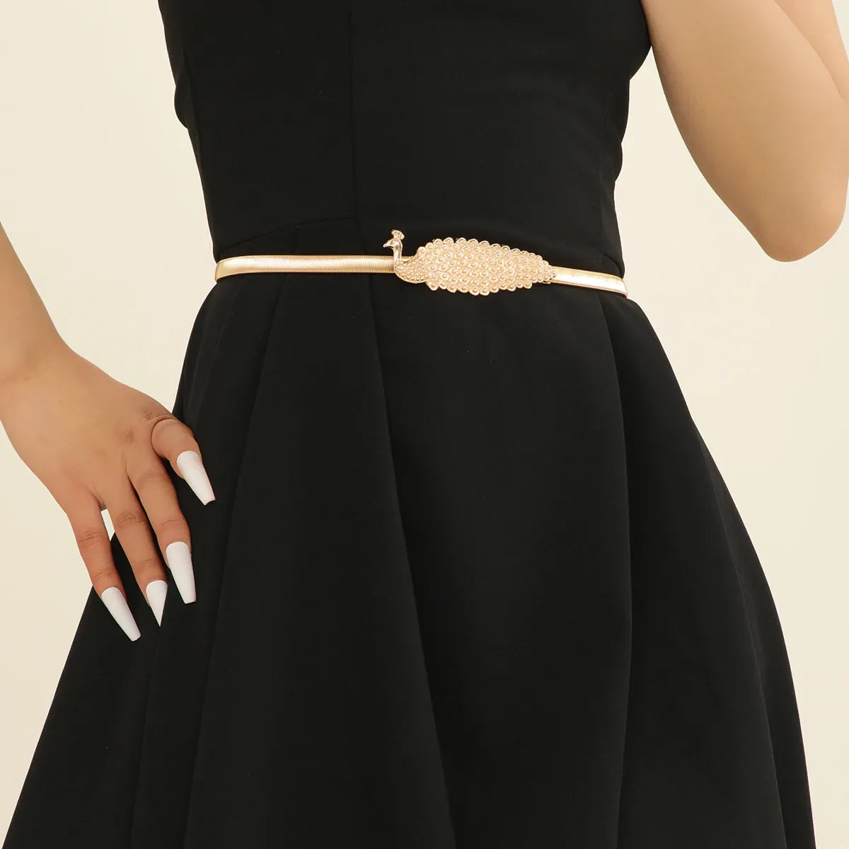 Style B Ceinture fine dorée CeinturesCuir