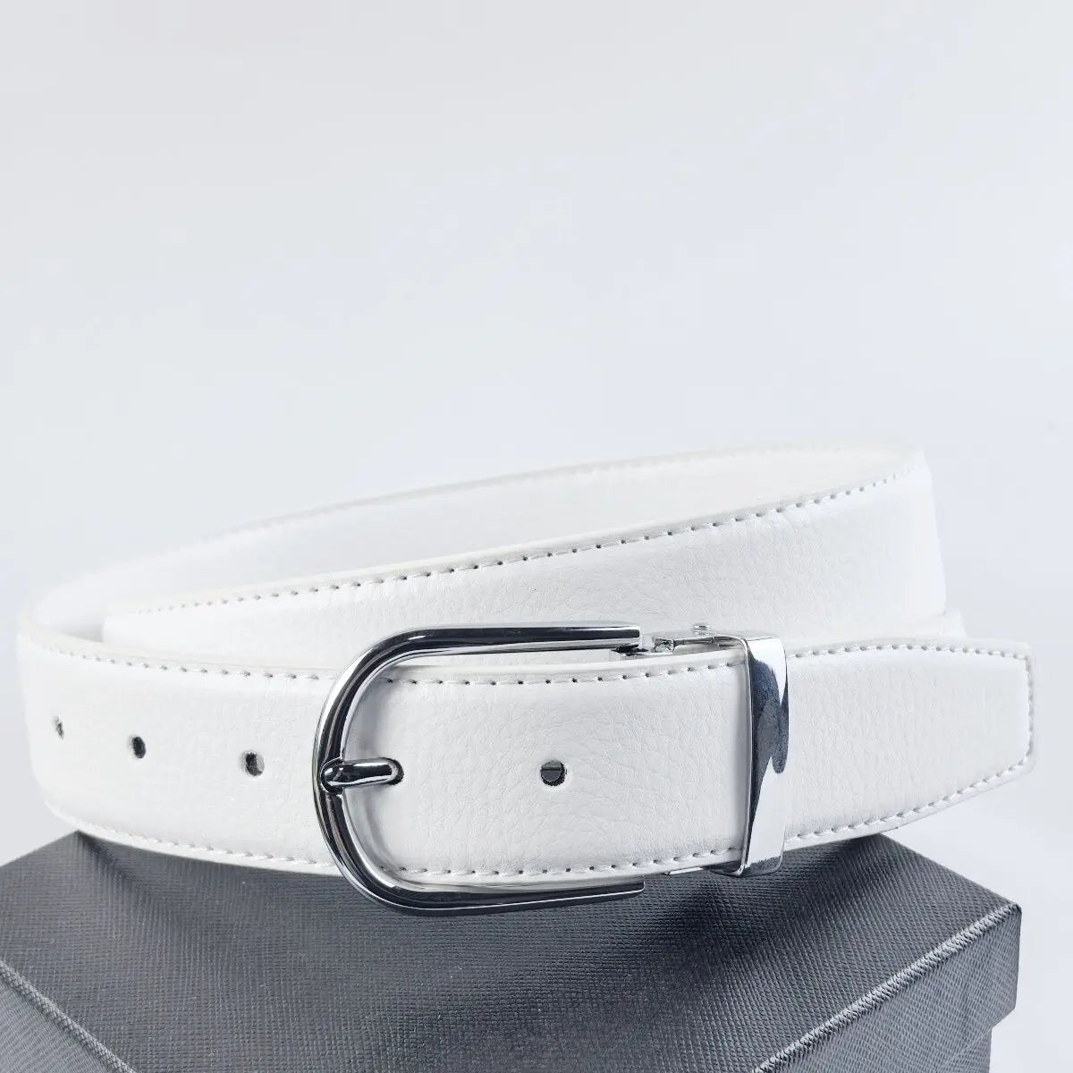 La Ceinture Homme 60 Ans : L'Accessoire Intemporel pour un Style Raffiné